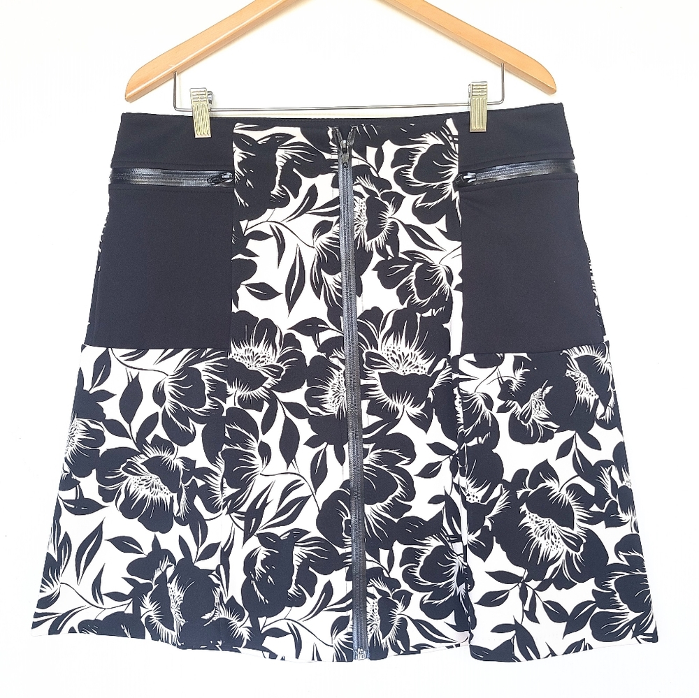 WORTHINGTON zip front black floral mini skirt